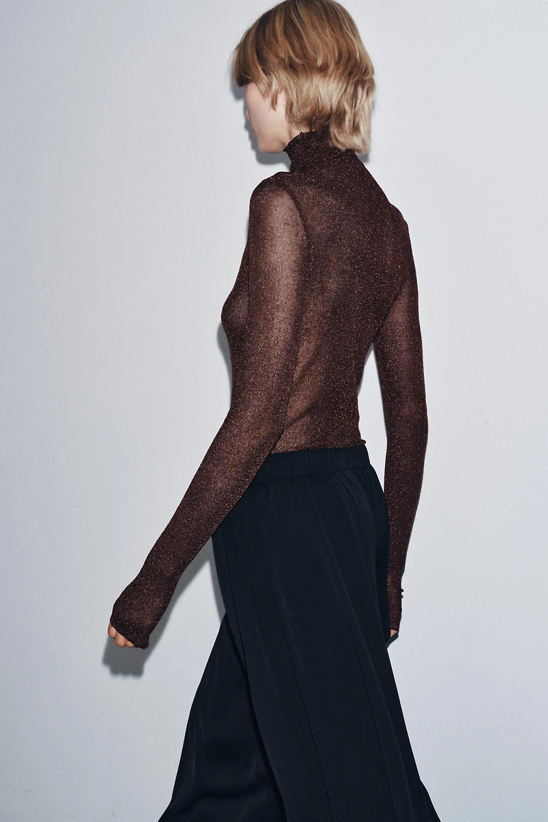 METALLIC THREAD FINE KNIT TOP