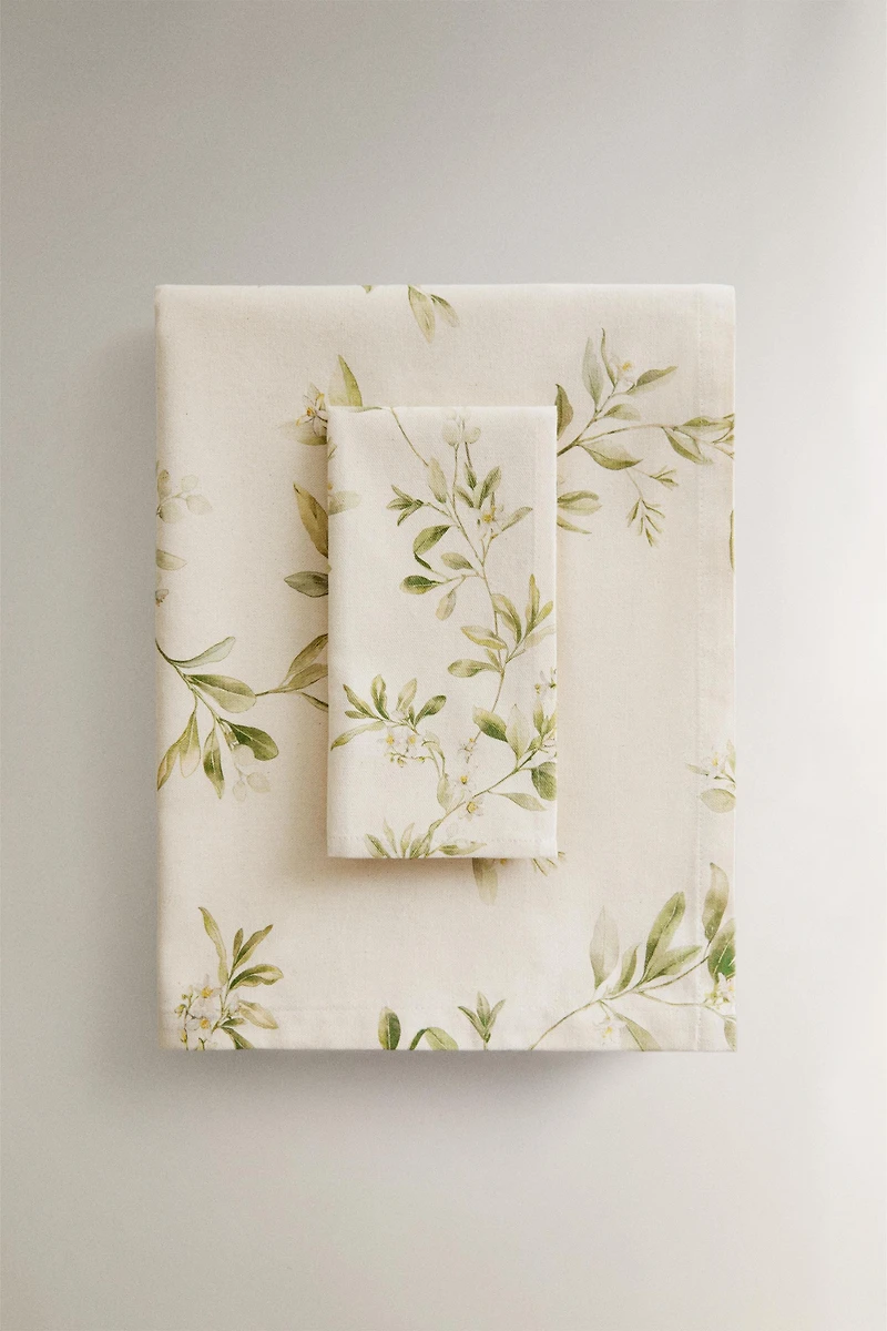 BRANCH AND FLORAL PRINT TABLECLOTH
