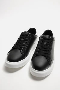 CHUNKY SNEAKERS