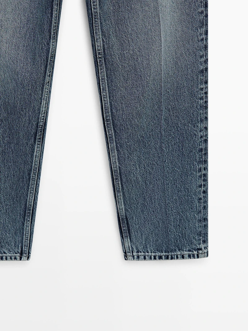 High-waist relaxed fit barrel jeans