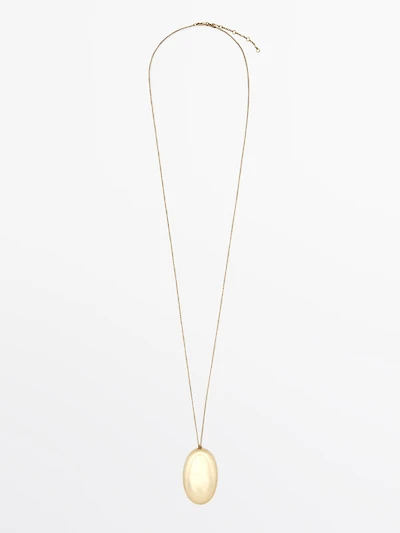 Necklace with metal piece
