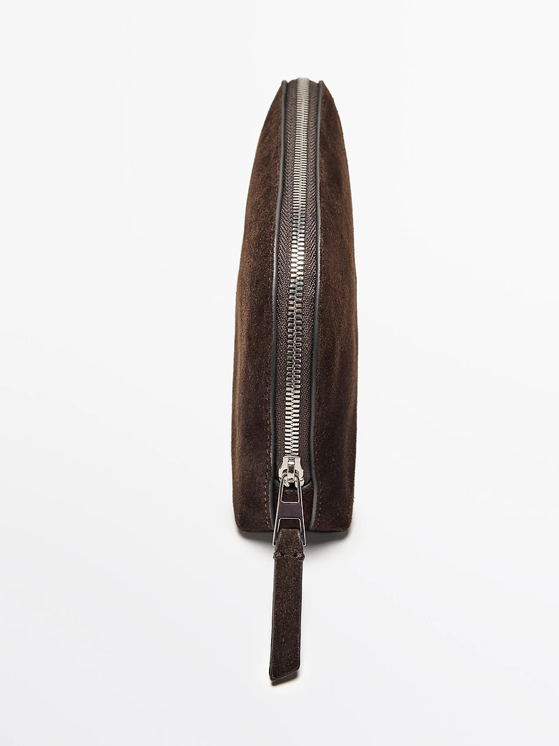 Petite trousse de toilette en croûte cuir