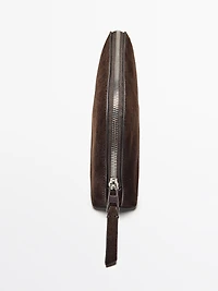 Petite trousse de toilette en croûte cuir