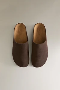 MINIMALIST LEATHER CLOGS