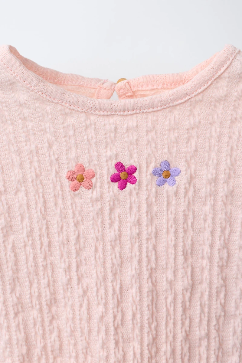 EMBROIDERED FLORAL TEXTURED T-SHIRT