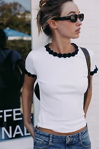 FLOWER TRIM T-SHIRT