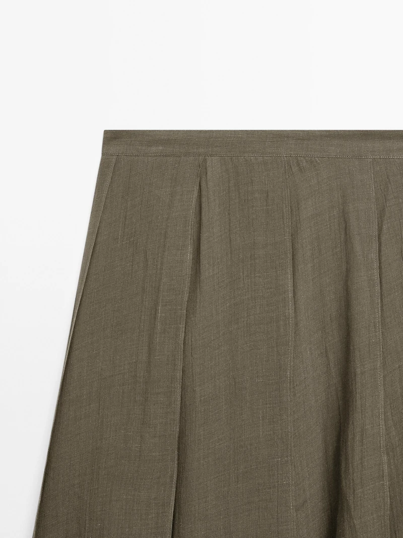 Long flowing skirt with ruffles