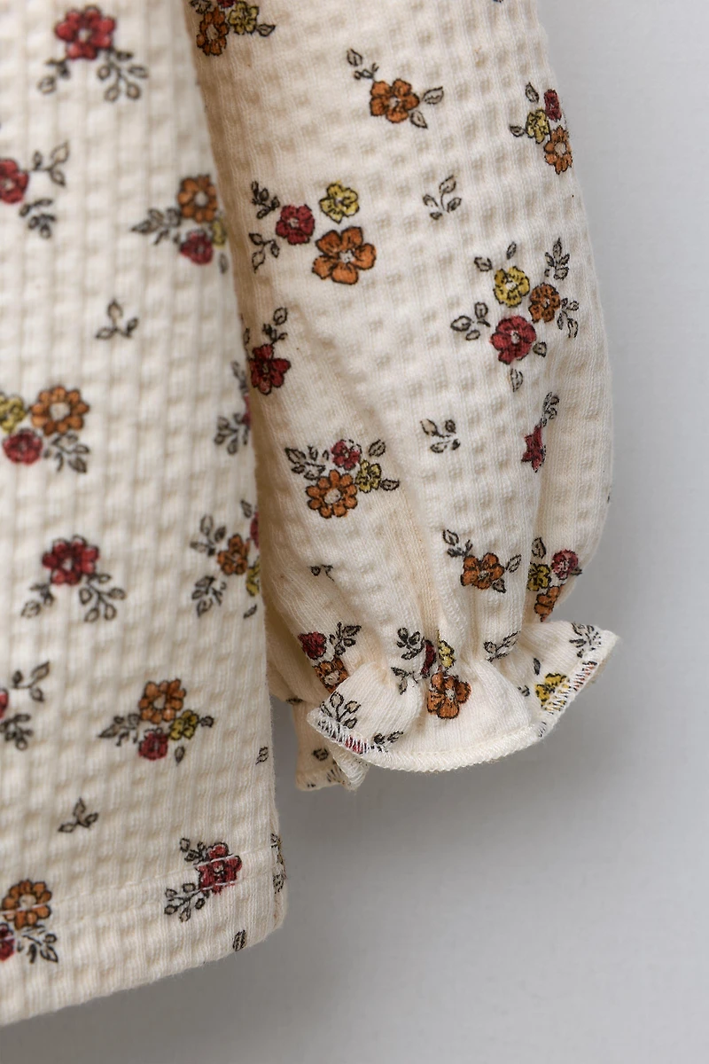 FLORAL EMBOSSED T-SHIRT