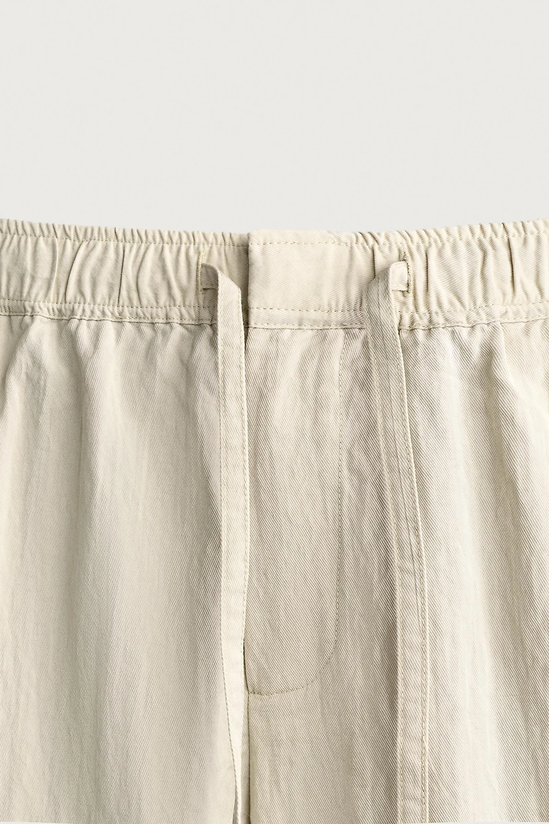 PANTALON TECHNIQUE COUPE DÉCONTRACTÉE EFFET FROISSÉ