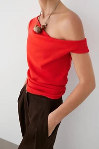 Asymmetric off-the-shoulder top