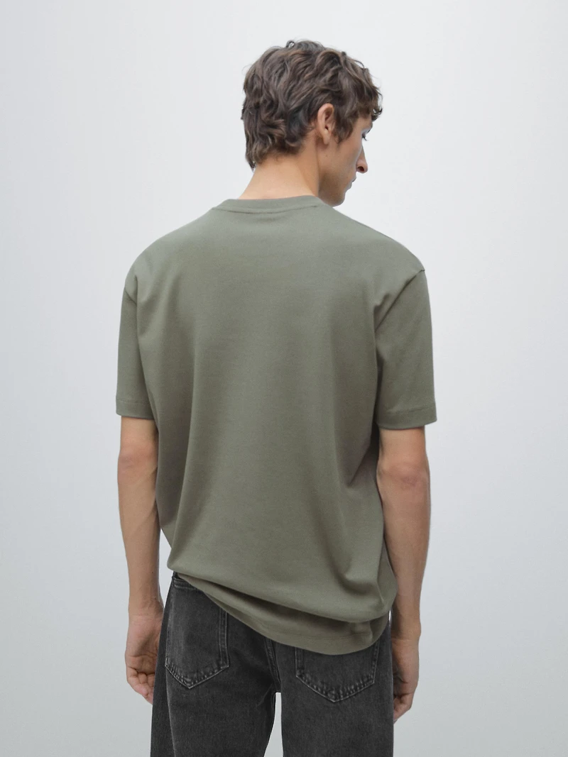 100% cotton medium weight short sleeve T-shirt