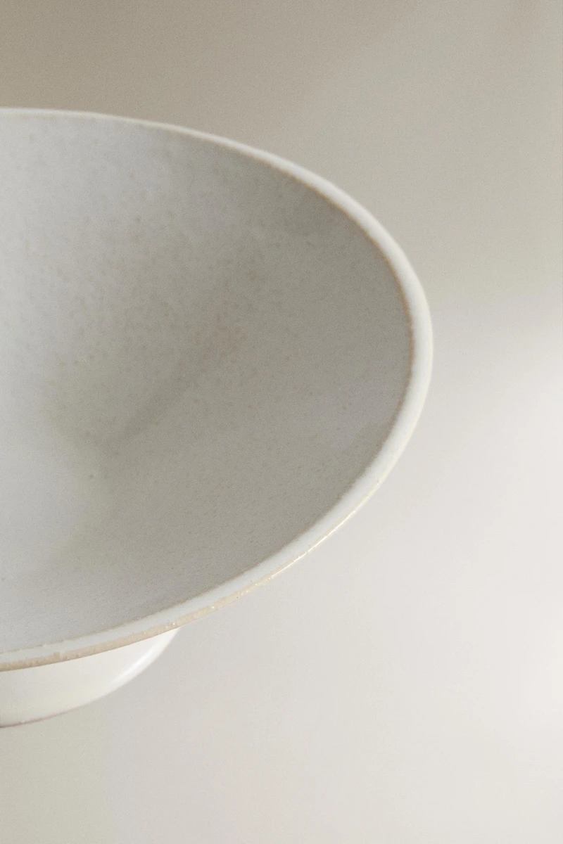 WHITE CERAMIC DECORATIVE BOWL