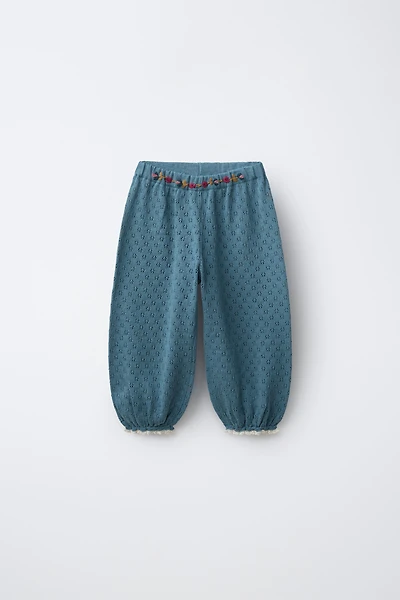 EMBROIDERED FLORAL KNIT PANTS