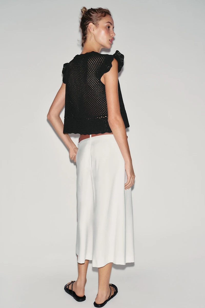 OPEN-KNIT TOP