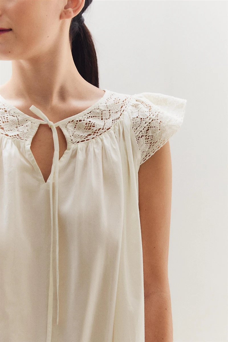 COTTON LACE NIGHTGOWN