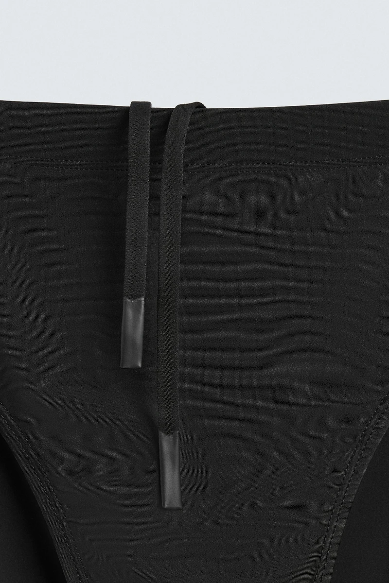 FITTED SWIM BRIEFS