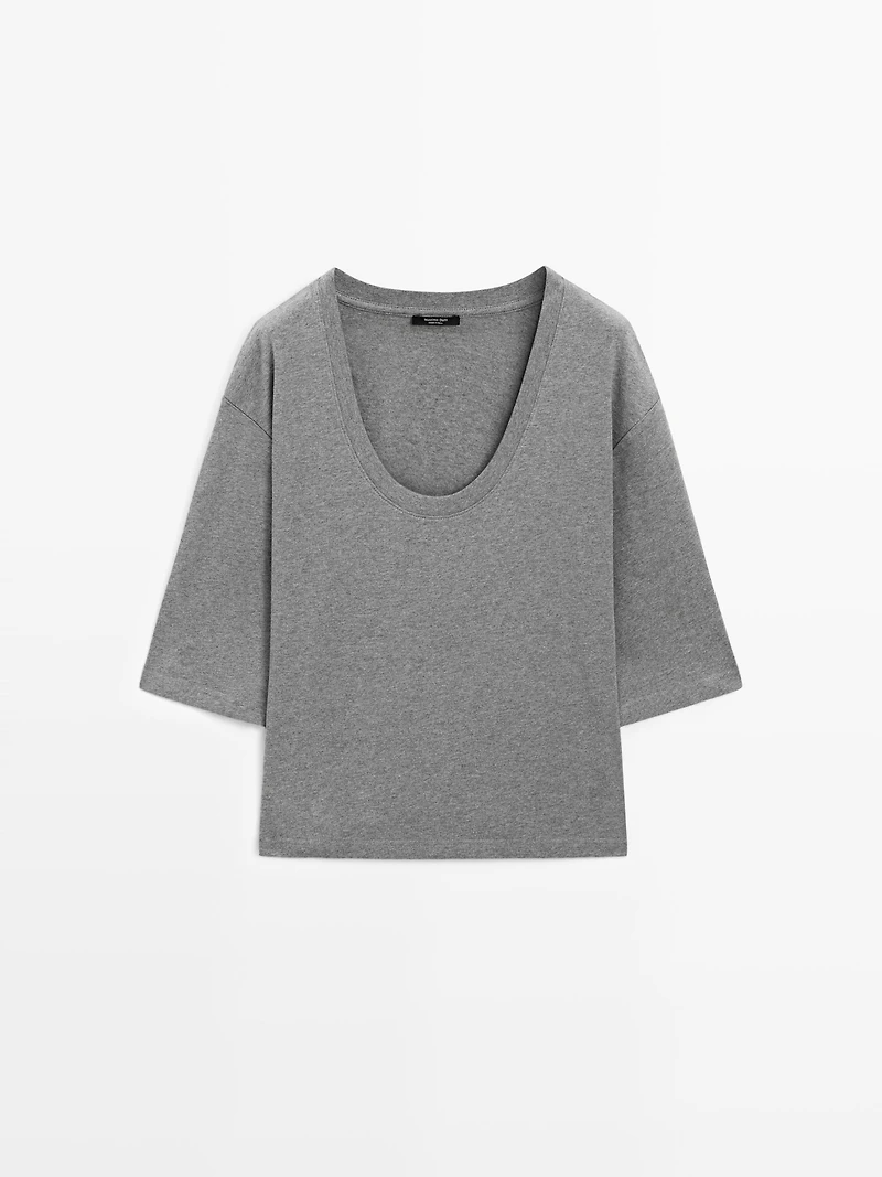 100% cotton scoop neck T-shirt
