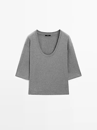 100% cotton scoop neck T-shirt
