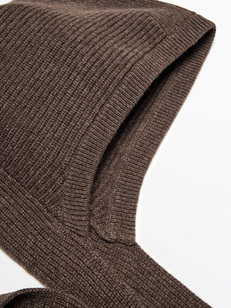 Knit hood with tie