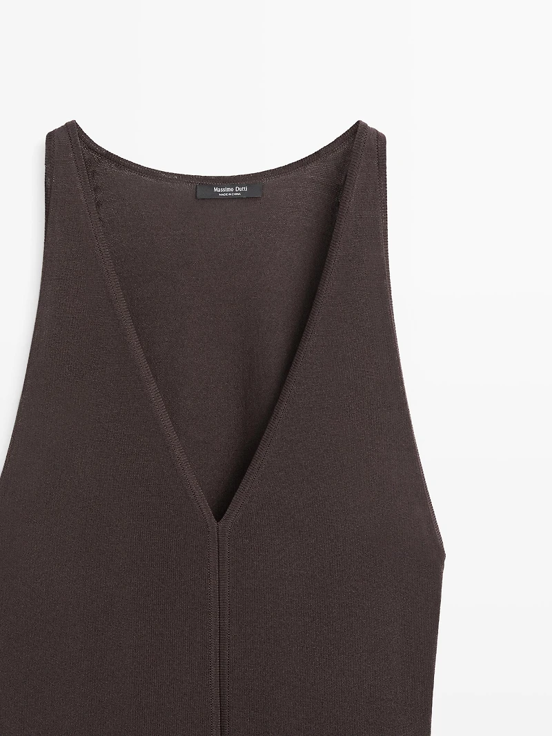 Flowing V-neck midi dress