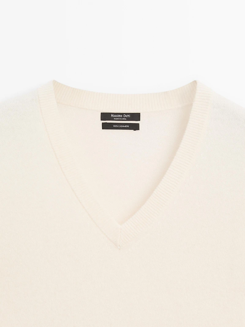 Knit 100% cashmere V-neck sweater