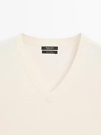 Knit 100% cashmere V-neck sweater