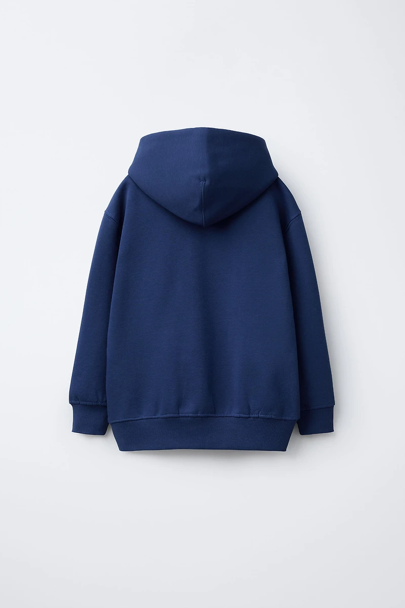 SWEAT BASIQUE À CAPUCHE