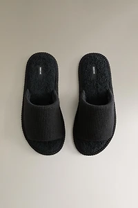 OPEN TERRYCLOTH BATHROOM SLIPPERS