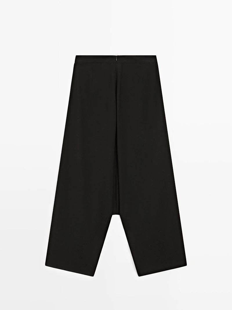 Flowing baggy trousers
