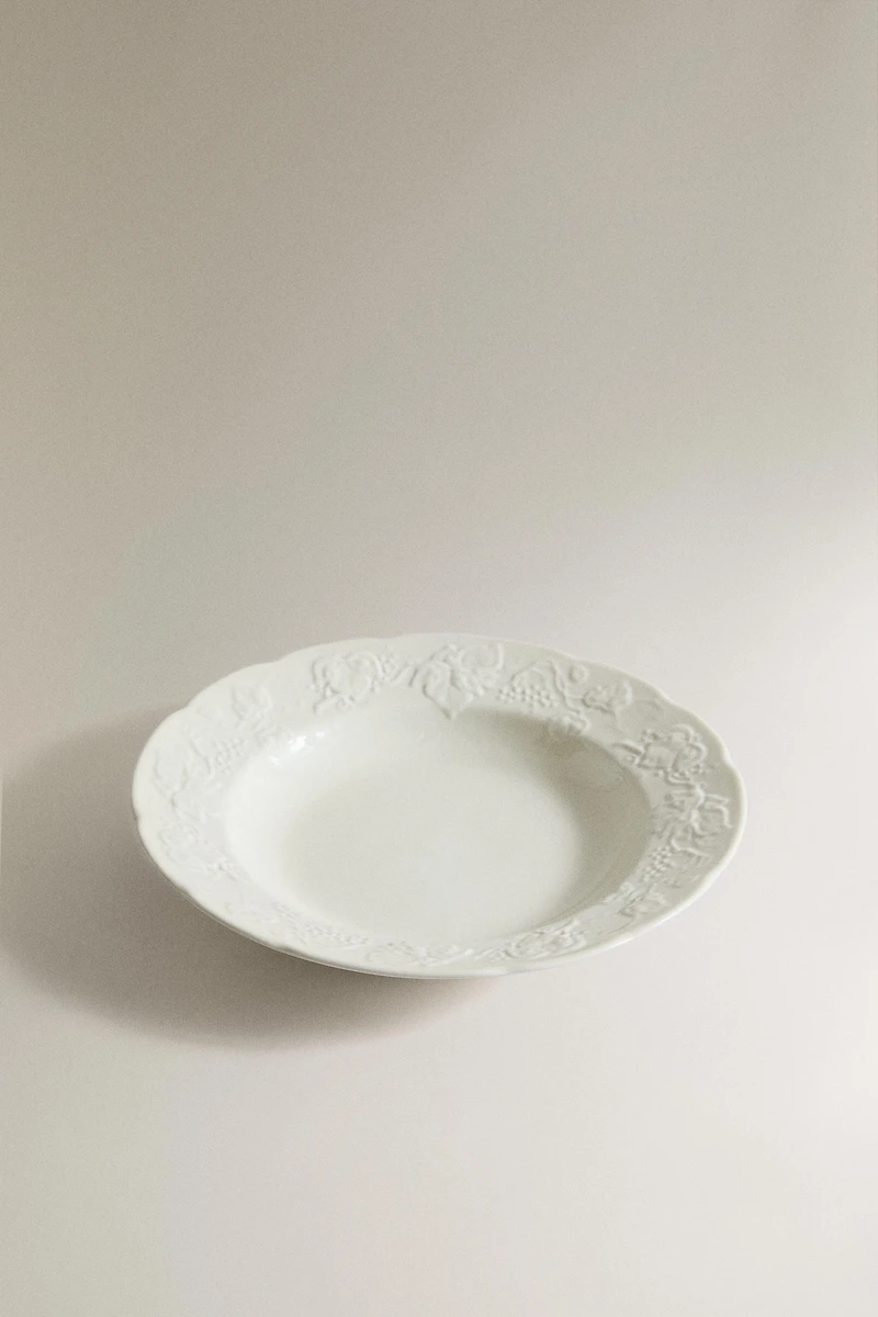 GRAPE RELIEF PORCELAIN SOUP PLATE