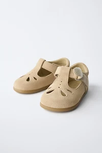 CHAUSSURES EN CUIR