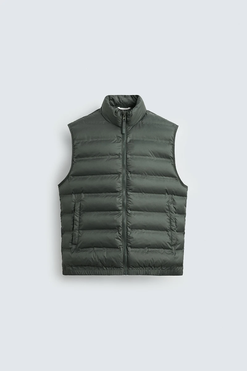 LIGHTWEIGHT WATER REPELLENT PUFFER VEST