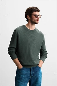 REGULAR FIT TEXTURED SWEATER