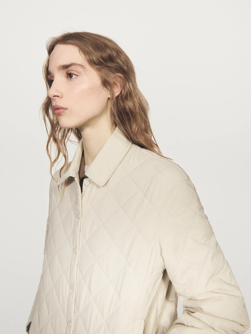 Short quilted jacket with shirt collar