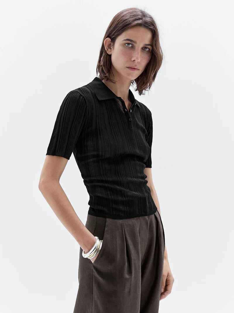 100% cotton polo shirt with ribbed detail