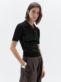 100% cotton polo shirt with ribbed detail