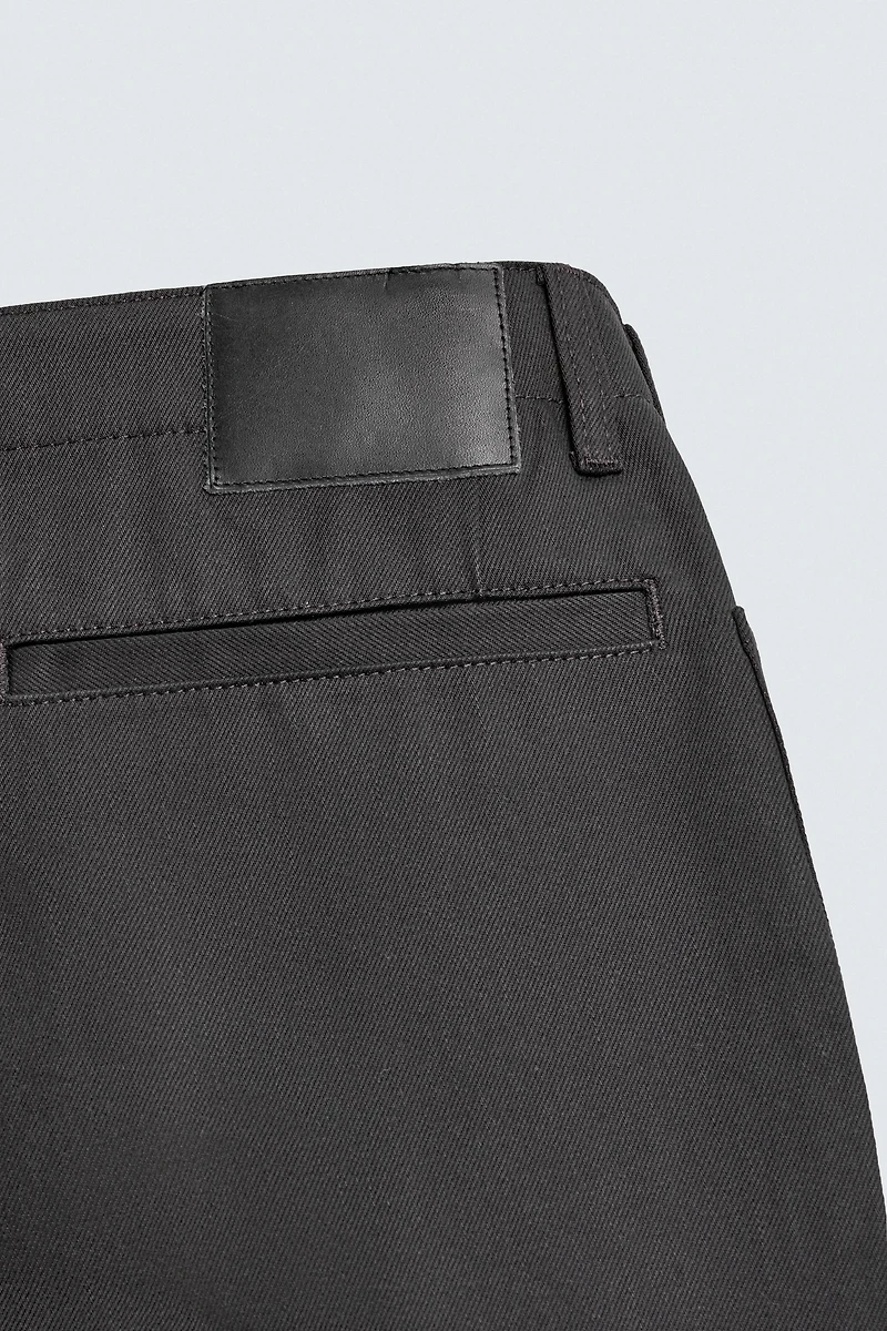 JEAN RELAXED FIT À POCHES