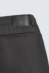 JEAN RELAXED FIT À POCHES