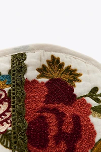 TROUSSE MATELASSÉE BRODERIES FLEURS