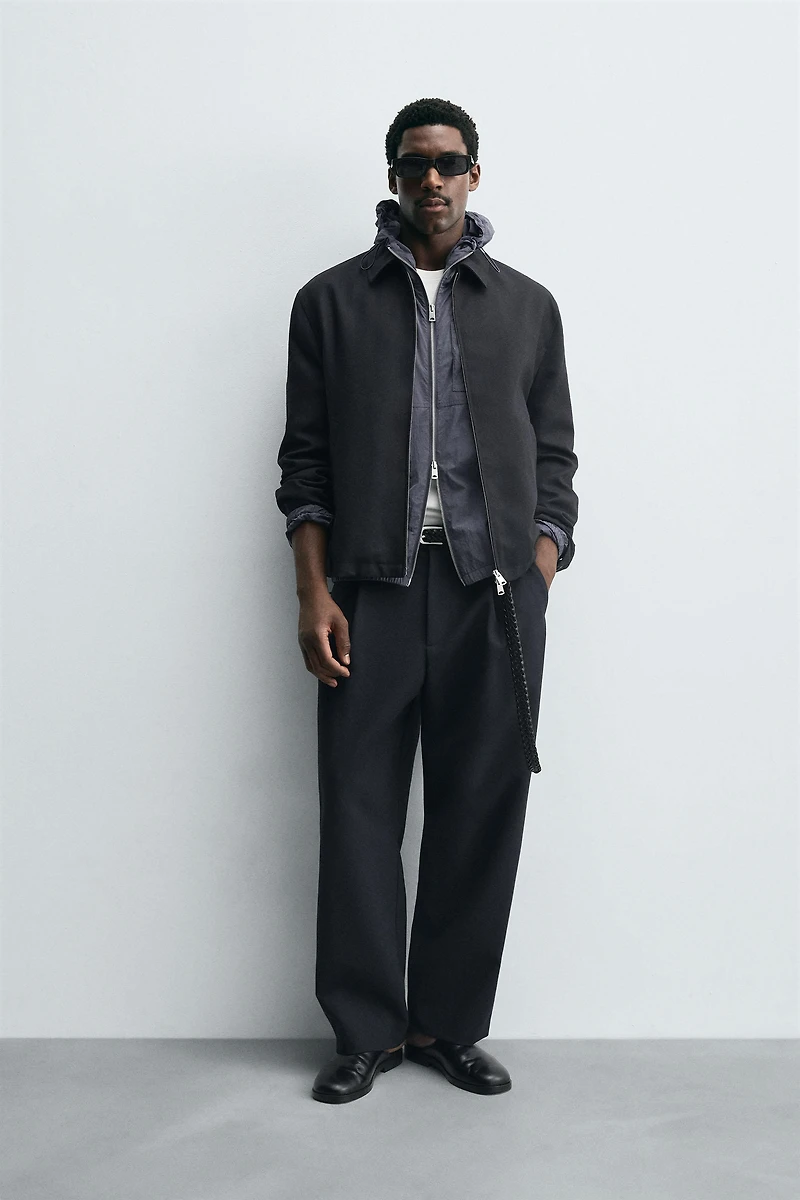 PANTALON COUPE DÉCONTRACTÉE À PLIS