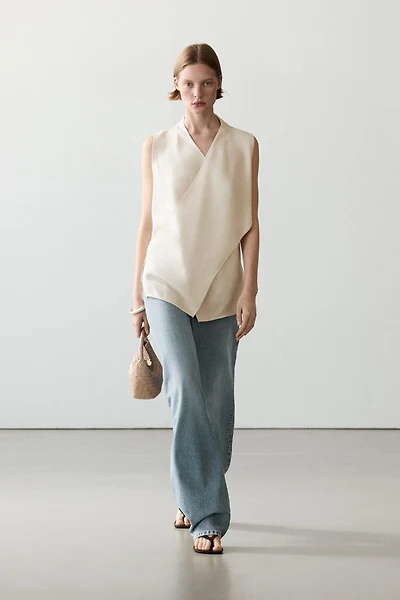 Flowing linen blend crossover top