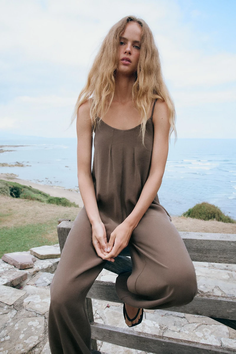 LONG FLOWY STRAPPY JUMPSUIT