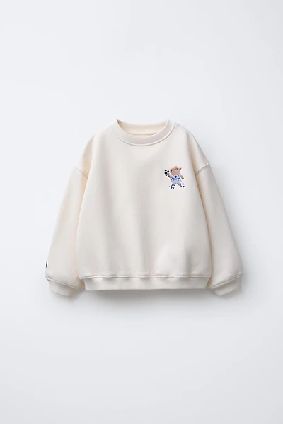 EMBROIDERED CAPYBARA AND HEART SWEATSHIRT