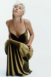 ROBE À BRETELLES EN VELOURS