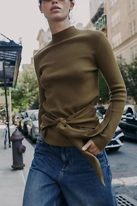 KNOT KNIT SWEATER