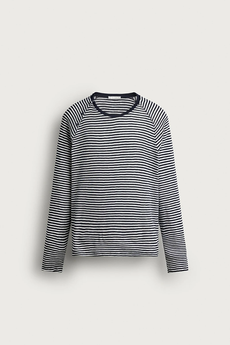 STRIPED BUTTON NECK T-SHIRT