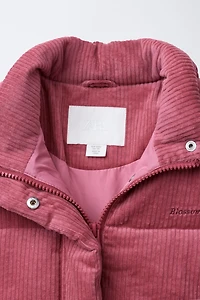VESTE REMBOURRÉE EN VELOURS CÔTELÉ AVEC INSCRIPTION BRODÉE