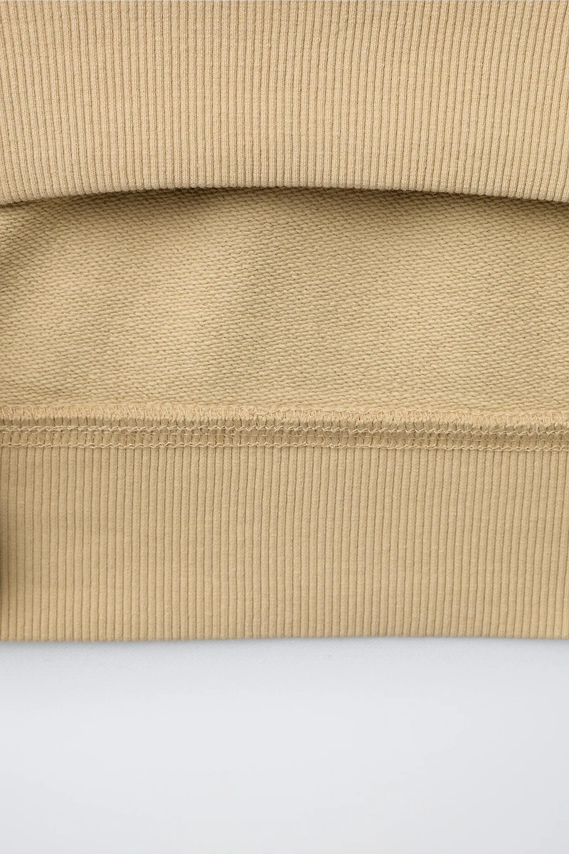 GARMENT DYE LABEL SWEATSHIRT