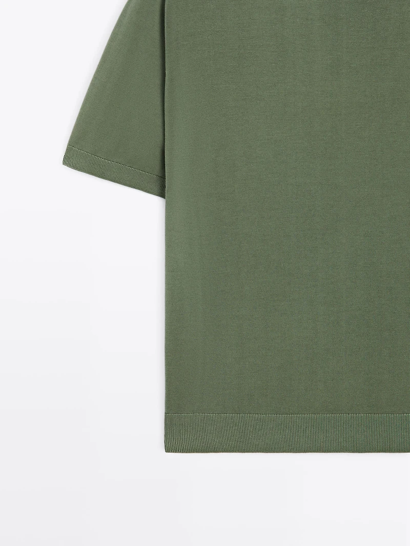 Short sleeve knit T-shirt