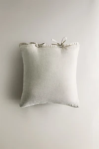 CHILDREN'S THROW PILLOW WITH FLORAL EMBROIDERY
